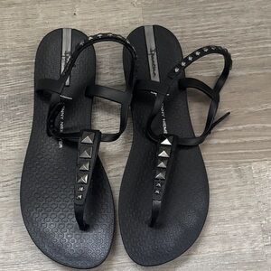 ❤️Ipanema/Lenny Rocker, thong strap & silver detail ~Size 8
